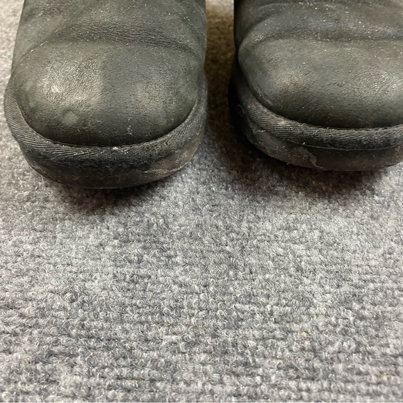UGG Women’s Becket Chestnut Boots Black Suede and shearling lined Buckles size 7 - Picture 14 of 15